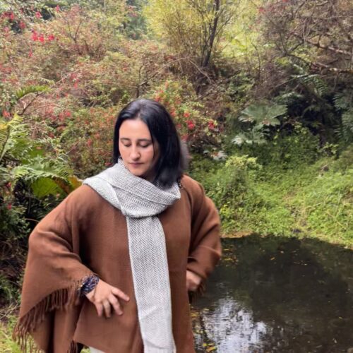 Ruana de Alpaca Aymara – Telar de 2 Pedales (120 x 130 cm)